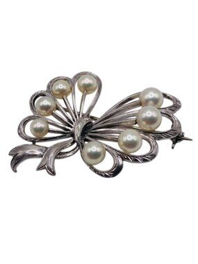 Mikimoto Sterling Silver 925 Bow Brooch 4.2- 5.6mm Pearls